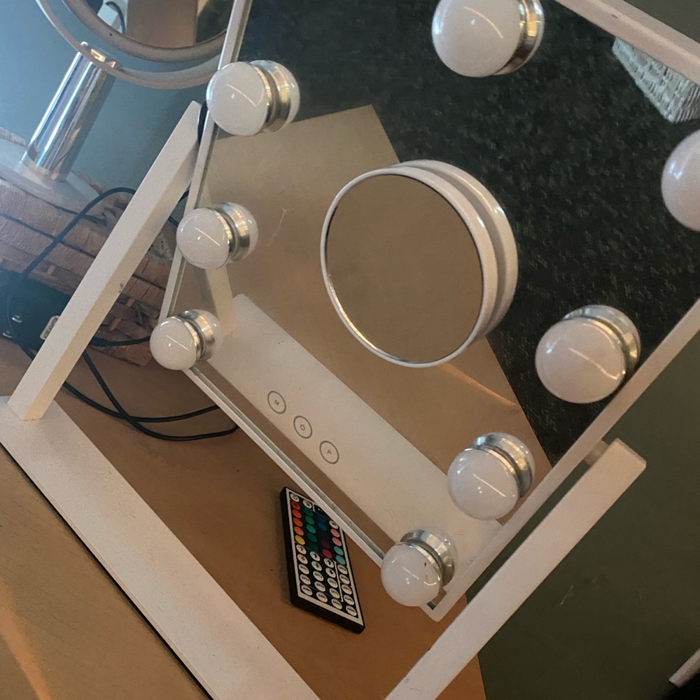 vanity mirror